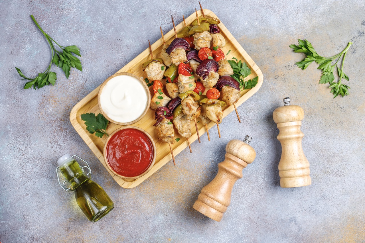 Tofu kebab sa sosom od kikirikija